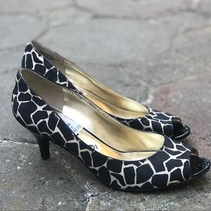 Bandolino animal print open toe shoes